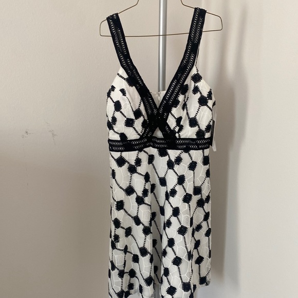 Dresses & Skirts - Guess Dress Size 10